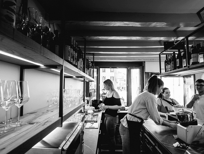 Immagine del ristorante, interno ed esterno