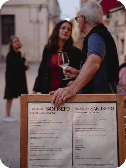 Immagine di convivialità in Osteria San Isepo